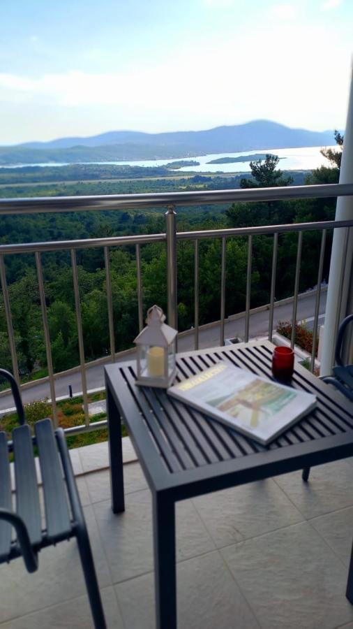 Cozy Apartments With Pool And Splendid Seaview Kavač Exteriör bild